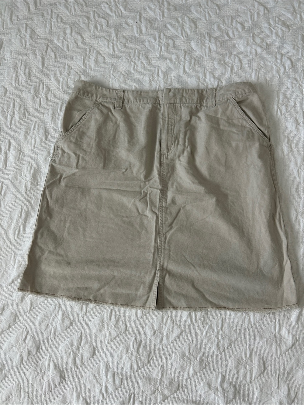 Eddie Bauer Light Beige Cotton Skirt with Subtle Slit, Sz. 14.